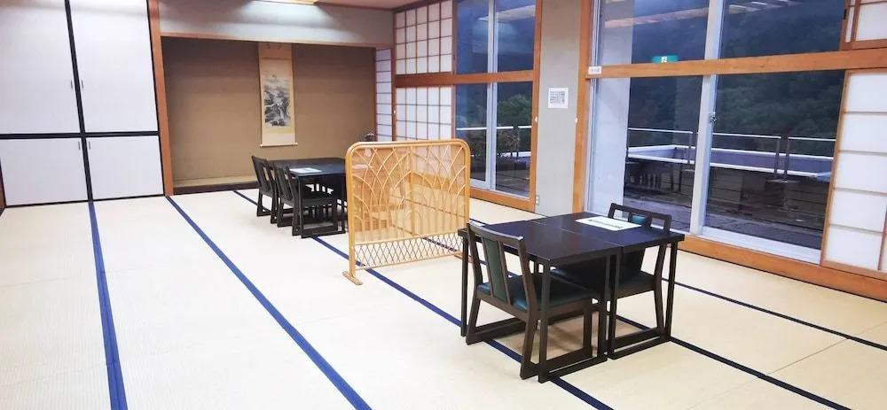 Shiozawa Onsen Shichihokan