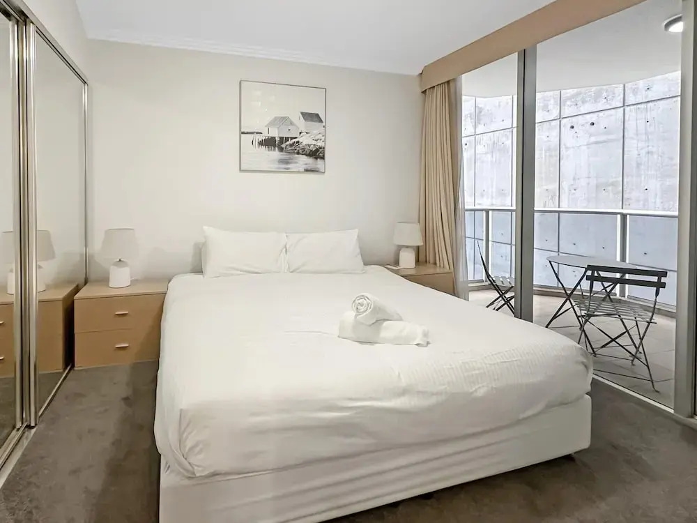 2-bed City Apartment With Gym