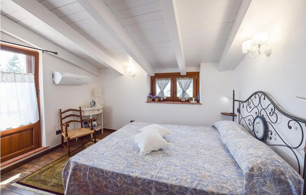 Gorgeous Home In Greppolungo