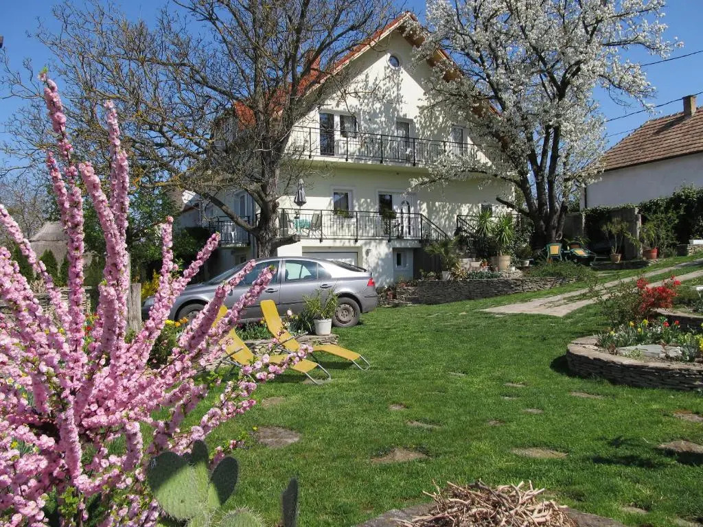 Kővirág Apartman