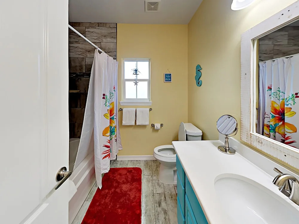 Las Olas Townhouse 3 Bedrooms 2 Bathrooms Townhouse