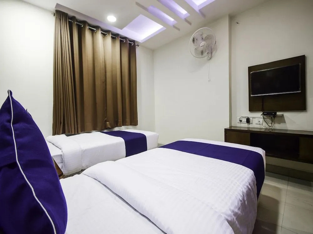 OYO 24041 SilverKey Corp Residency