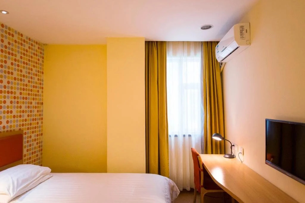 Home Inn Chengdu Century City New Exhibition Center