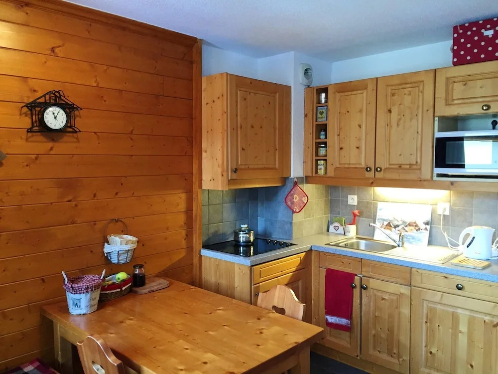 Studio In Valloire With Wonderful Mountain View Furnished Balcony And Wifi 1 Km From The Slopes