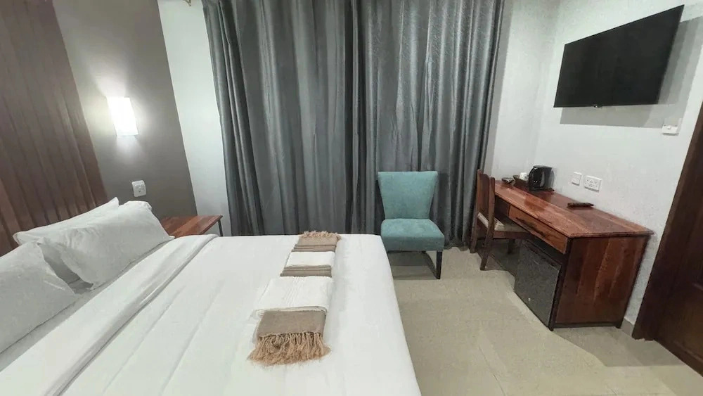 Raintree Hotel