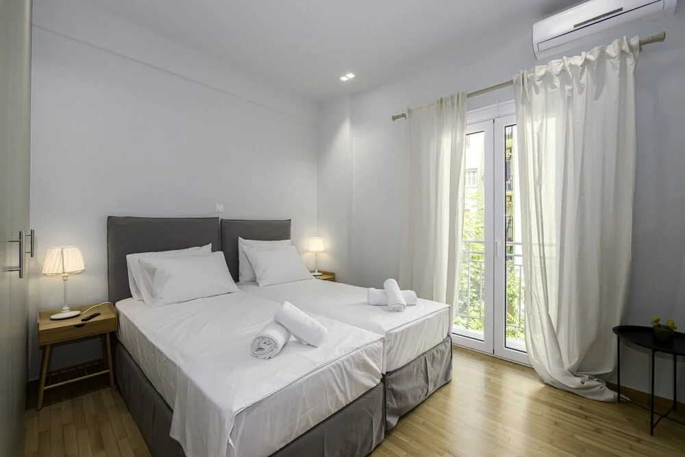 Lush 2bed apt. at the Acropolis