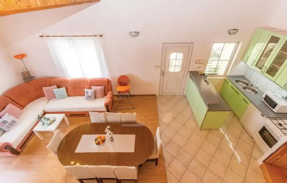 Beautiful Home in Nadin With Wifi and 3 Bedrooms
