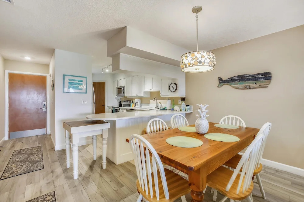 Oceanfront Bliss: Night of Lights Getaway!