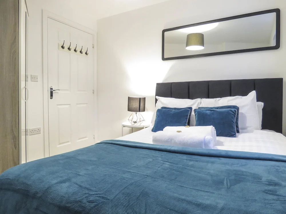 Tudors - Five Ways Apartments