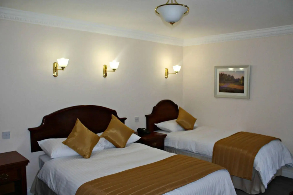 Central Hotel Donegal