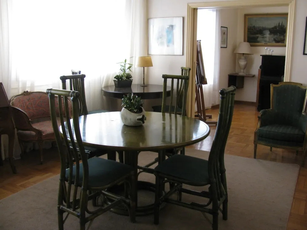 Art Gallery Hotel