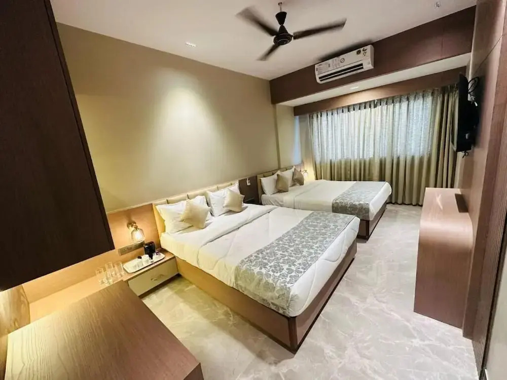 The Falcon Inn - Mumbai Central