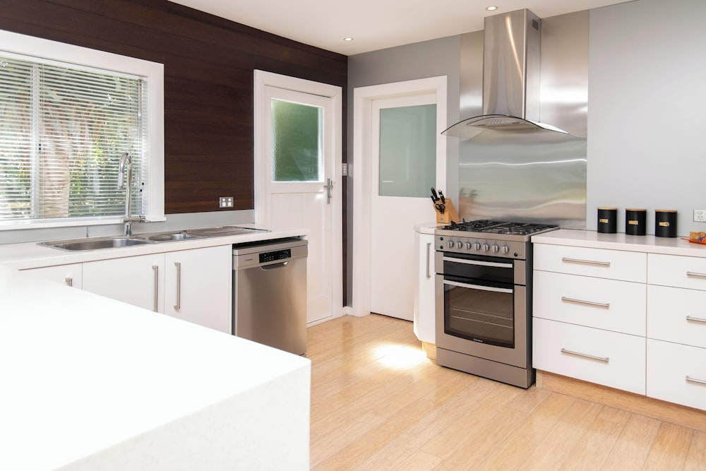 Whalers Watch Luxury Home