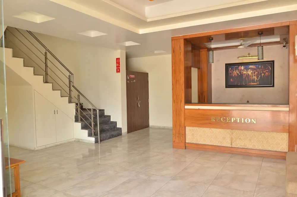Hotel Sai Sparsh-150 meters from Saibaba temple