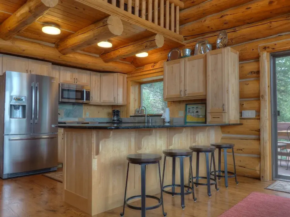 Mounticello Log Cabin - 4 Br Home