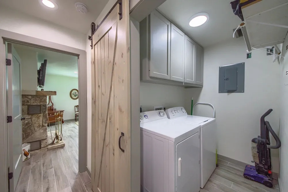 Down River Haus Ld 727 3 Bedroom Home by RedAwning