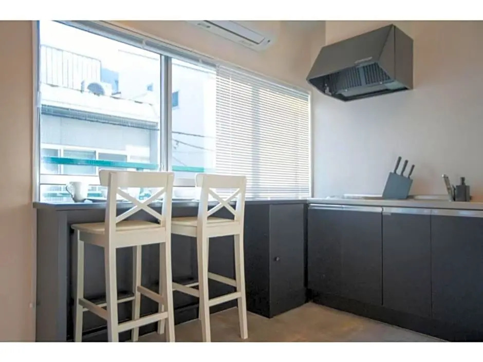 Tsubame Hotel Asakusabashi 3 minutes walk from Asakusabashi Station Near Asakusa, Akihabara, and Ueno Cooking utensils and kitchen washing machine available Direct access to Haneda and Narita airports