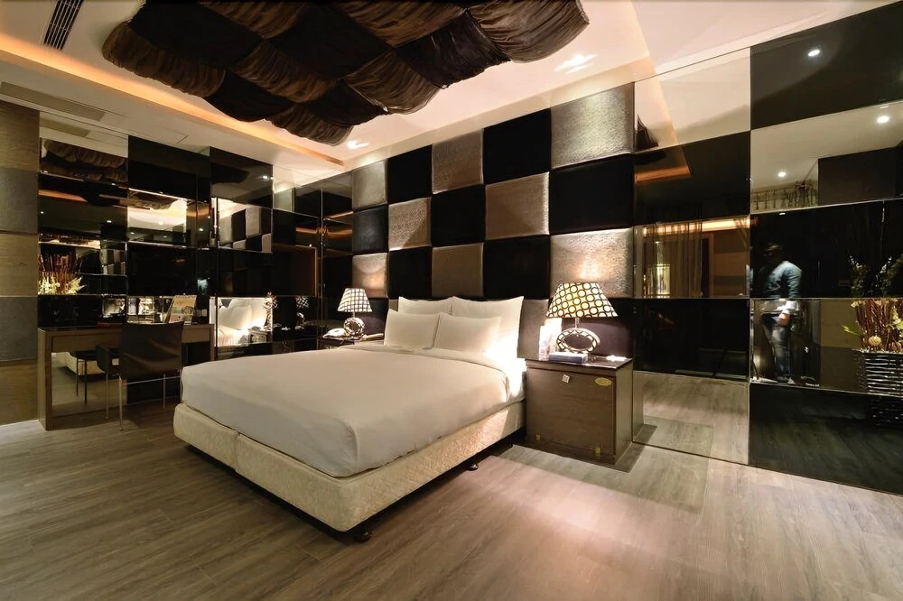 Eden Exoticism Planet Hotel