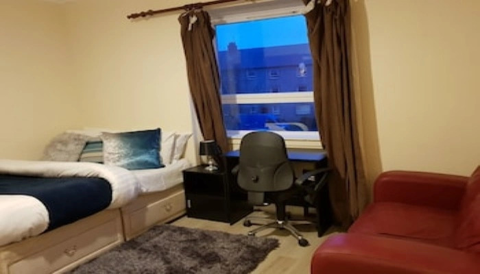 Novelty Suites - Powis Circle