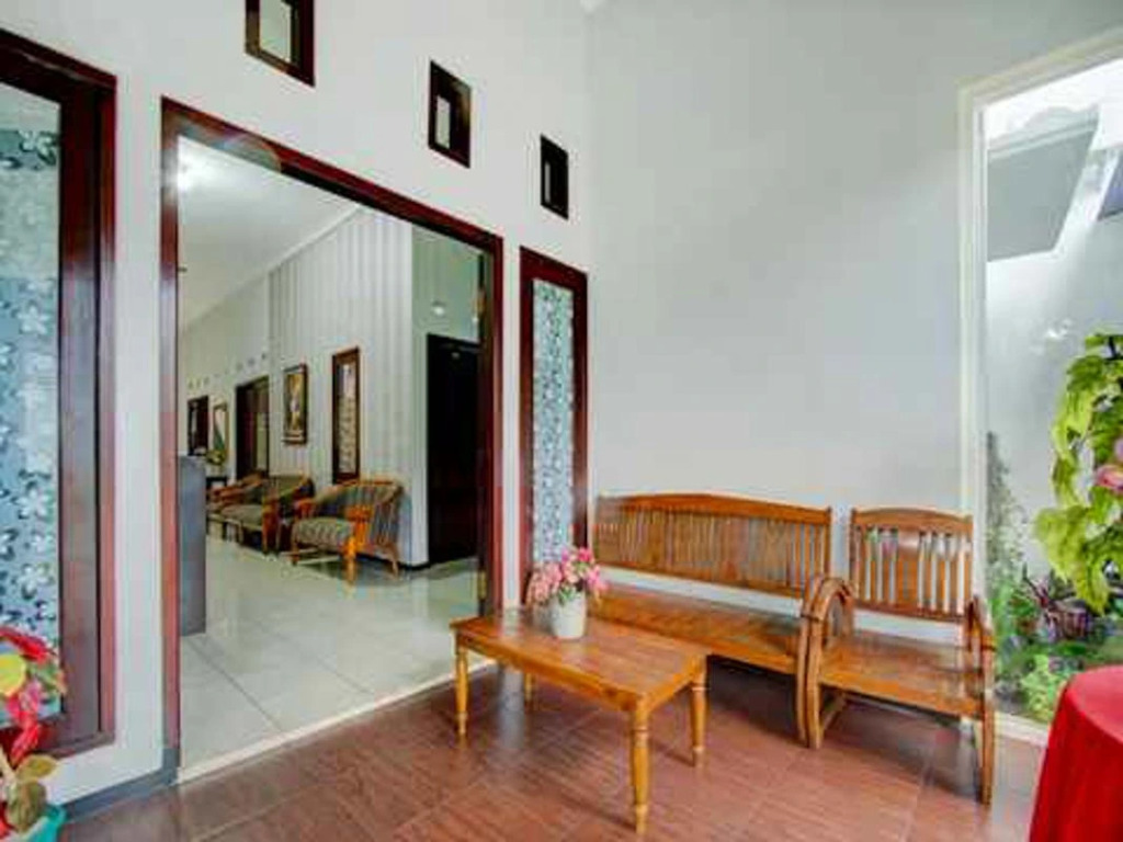 RedDoorz Syariah @ Dewandaru Malang