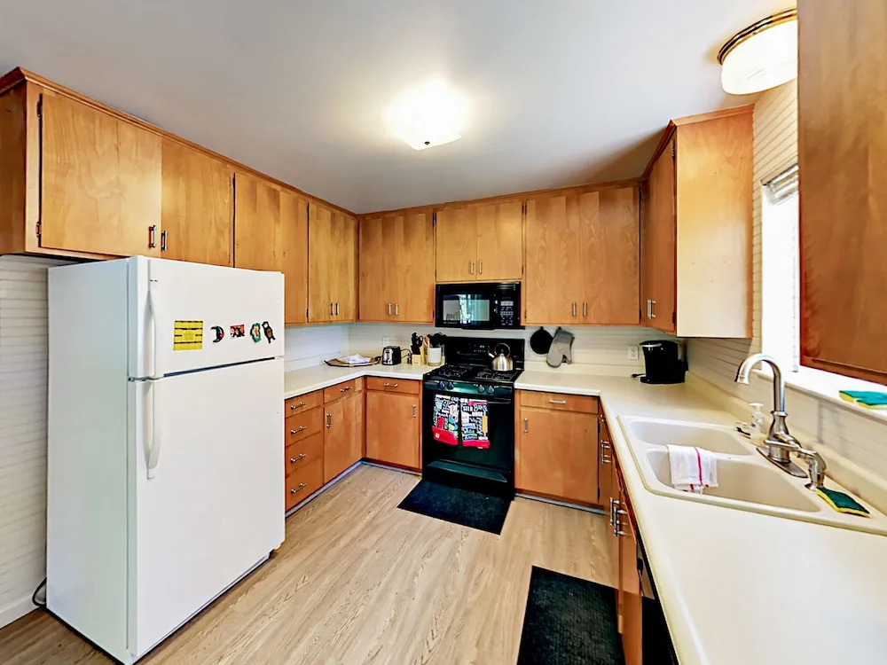Alpine Retreat Home 3 Bedrooms 1.5 Bathroom Home