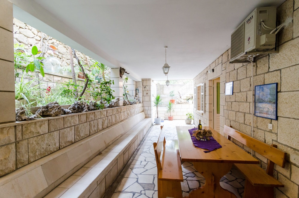Apartments Nikolina