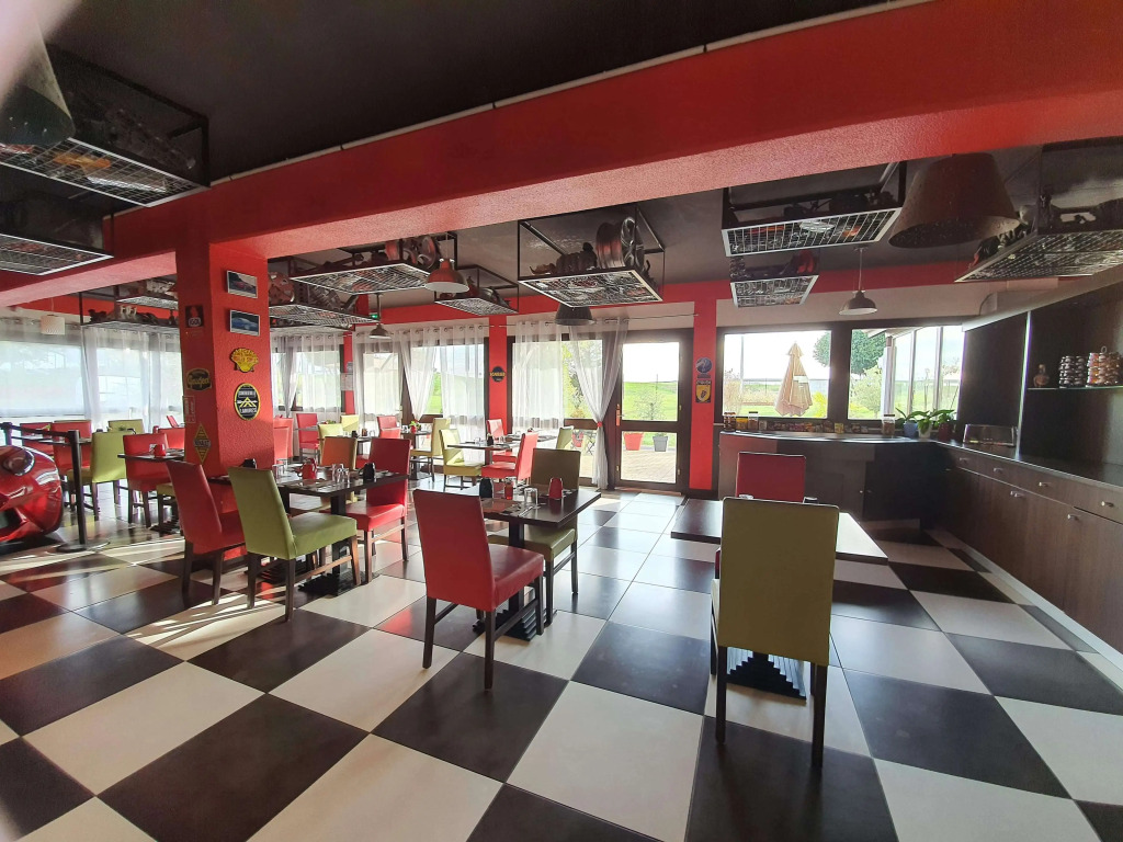 Enzo Hotels Cannes-Écluse by Kyriad Direct