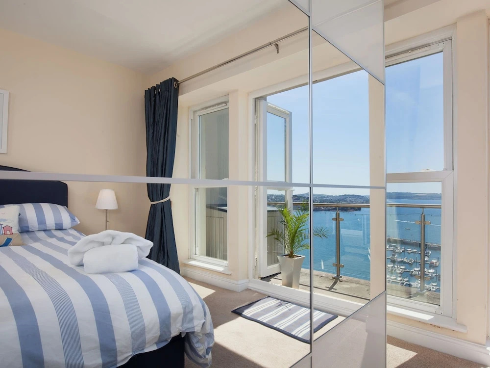Beautiful Apartment in Torquay With Sea View