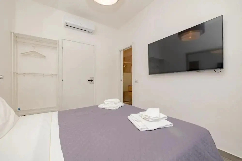 Guest House 80