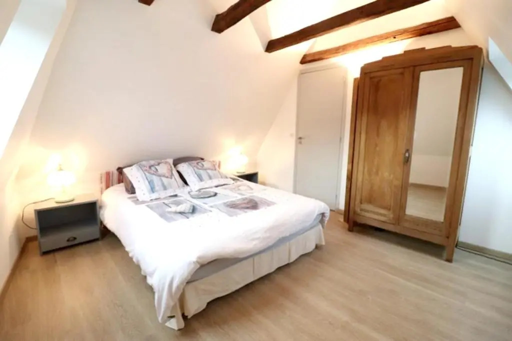 Villa spacieuse à Vieillevie avec piscine privée - 180 m²