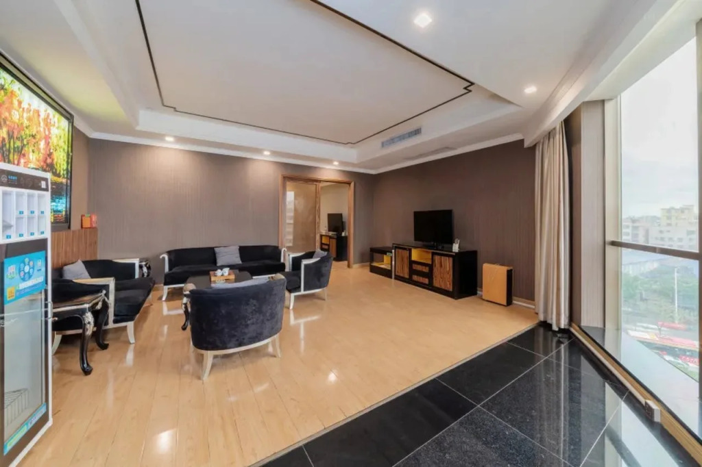 Vienna Hotel (Foshan Guangfo Road)