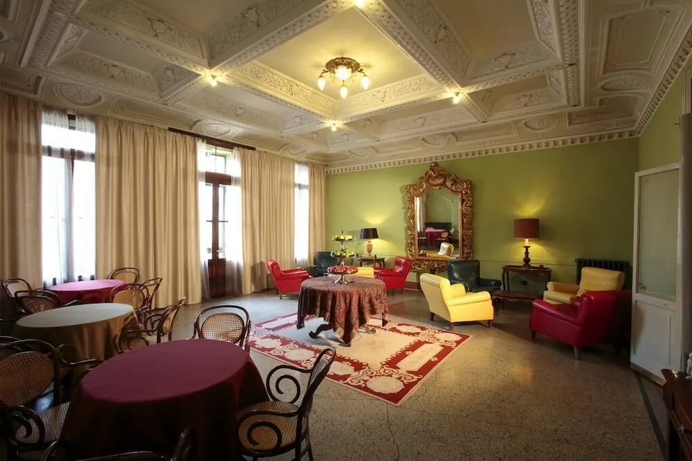 Hotel Croce Bianca