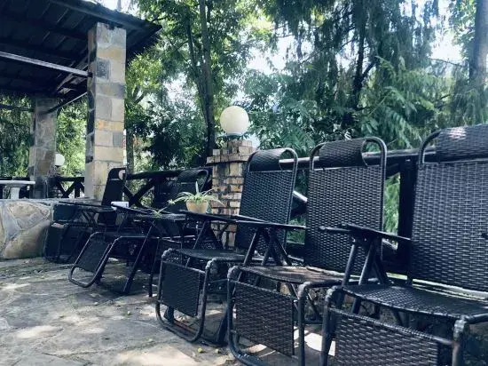 Xingyi Mountain Breeze Inn