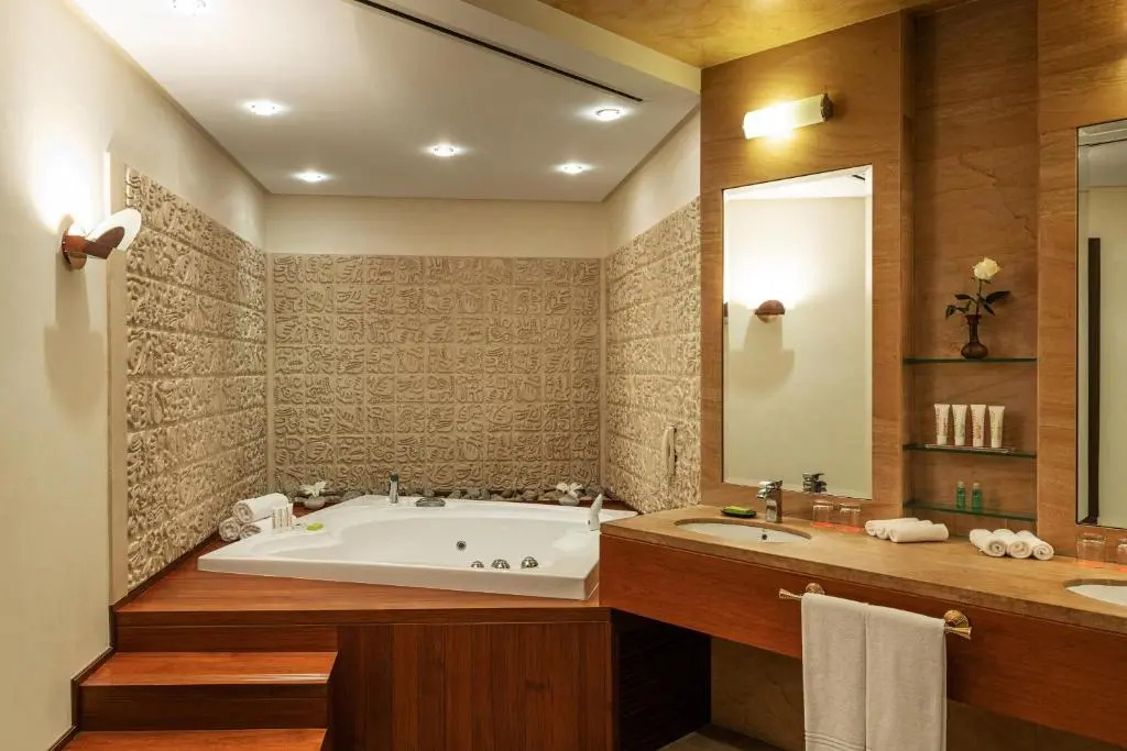 Курортный отель Le Meridien Al Aqah Beach Resort