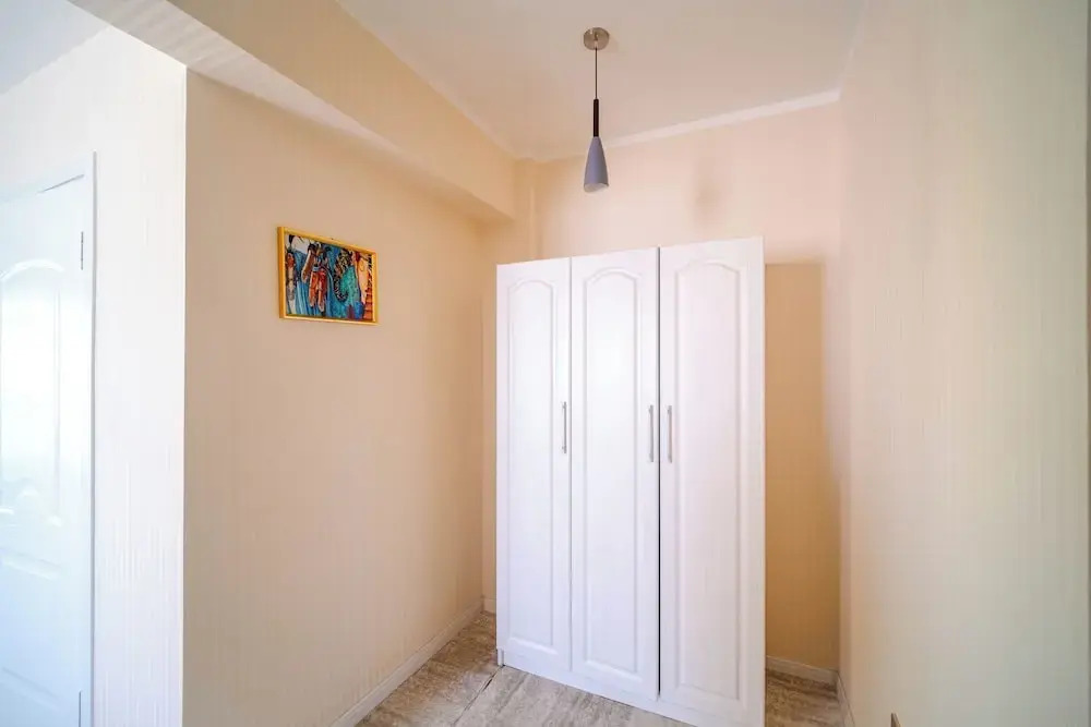 Eagle Town Service Apartment