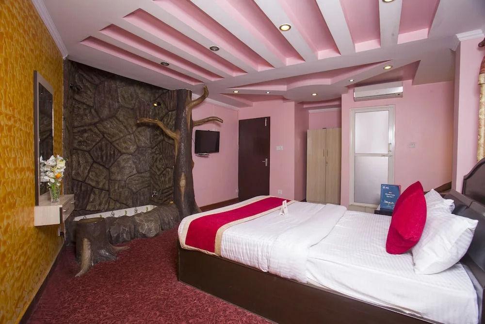OYO 161 Ram Janaki Hotel