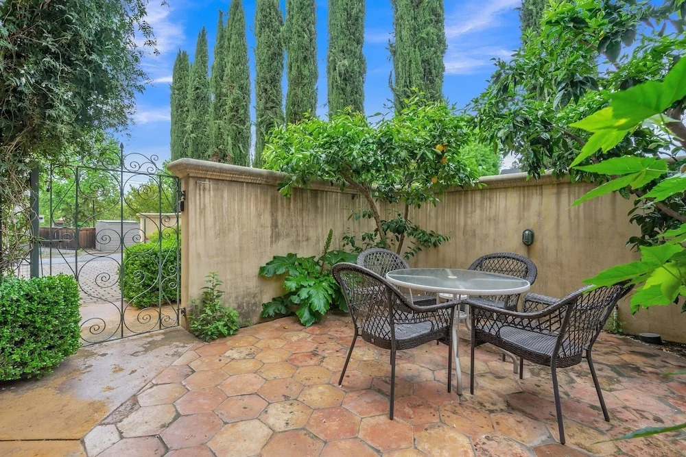 Cypress House & Studio, Walk To Healdsburg Plaza 3 Bedroom Home by RedAwning
