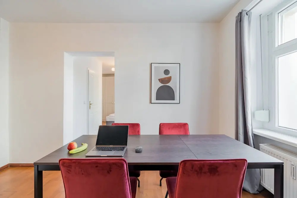 SUITE & APART