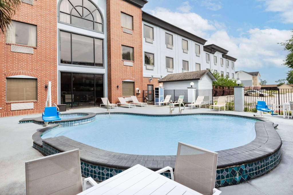 Wingate by Wyndham Houston Bush Intercontinental Airport