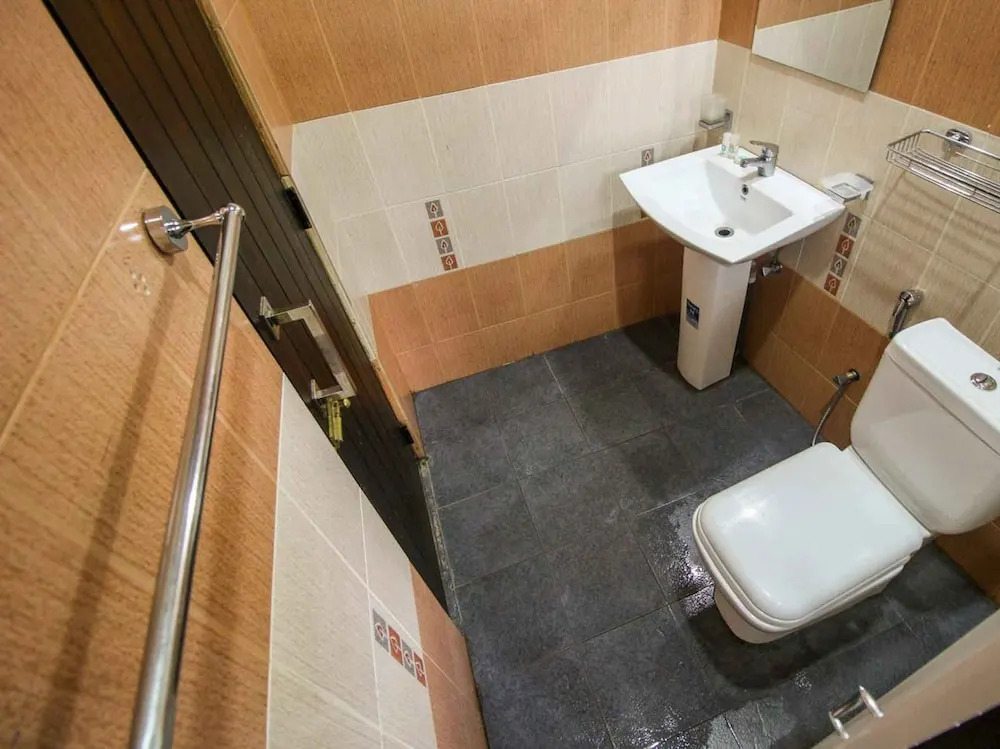 Yoho Solid Hotel Borella
