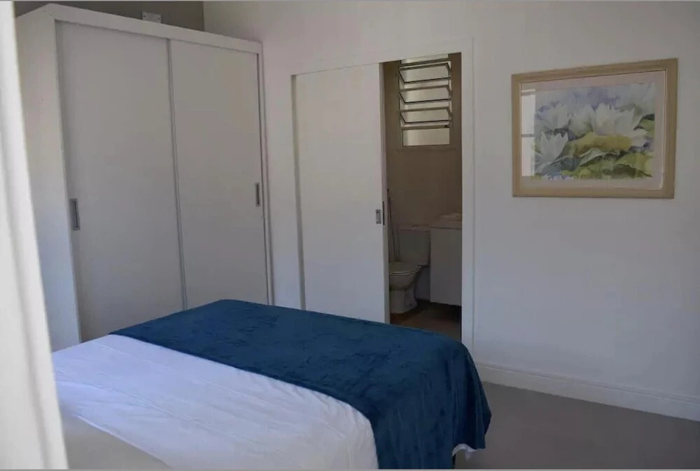Apartment in Copacabana for up to 4 People 100m From the Beach Cavirio Nsc1003