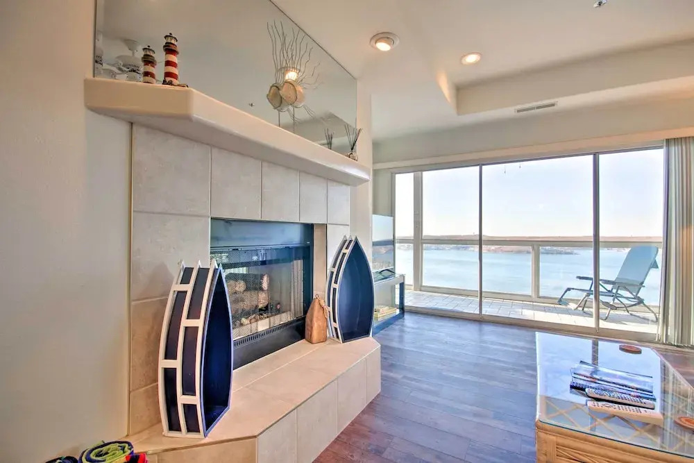 Pool + Water Views! 3rd-floor Lake Ozark Retreat
