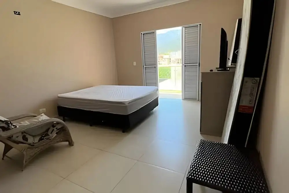 Casa com piscina em Boraceia