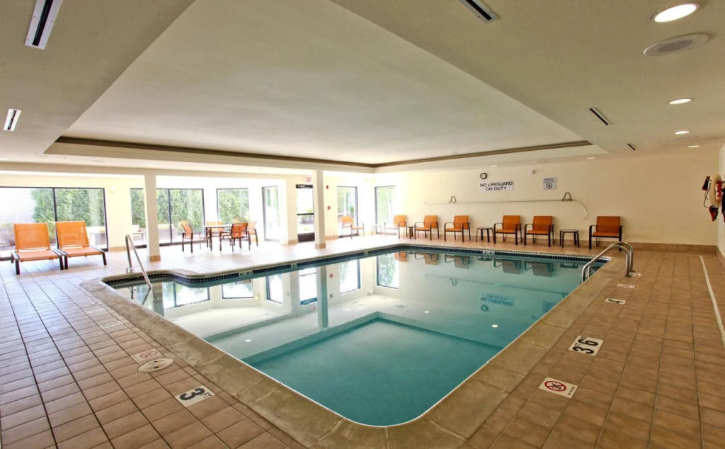 Courtyard by Marriott Detroit Brighton