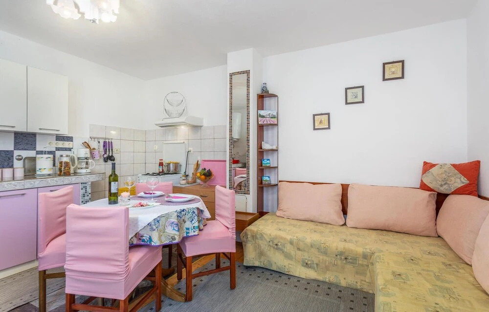 Amazing Home in Silo With Wifi and 1 Bedrooms