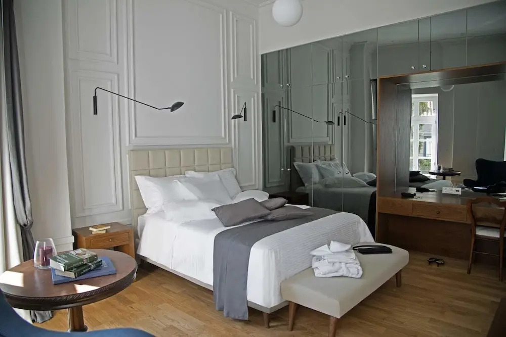 Four Streets Athens - Luxury Suites Apartments in Athens