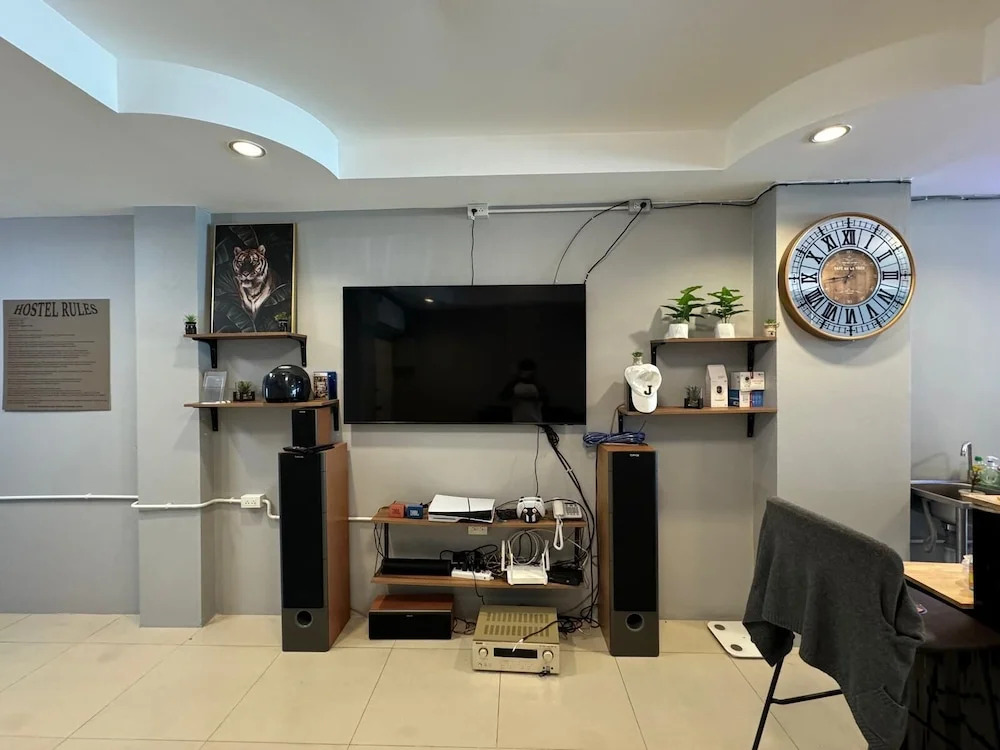 JS786CAFFE&HOSTEL