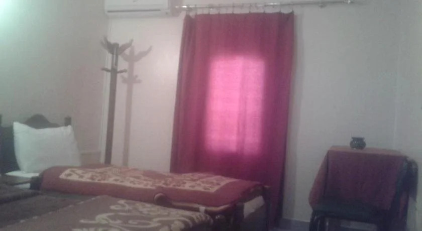 Hotel Almanader