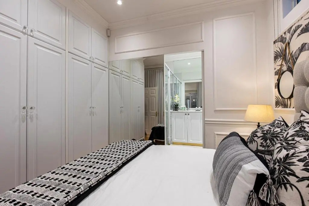 Clifton YOLO Spaces - Clifton Beachfront Apartments