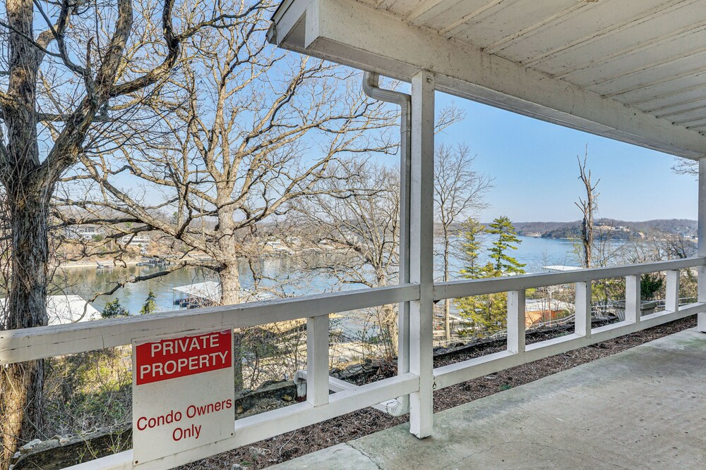 Cozy Lake Ozark Villa w/ Main Channel Views